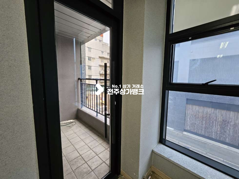 전북 전주완산구 효자동2가 신시가지 깔끔한 2층 // 30평 // 룸 분리 월세 매물번호 14371 사진 7
