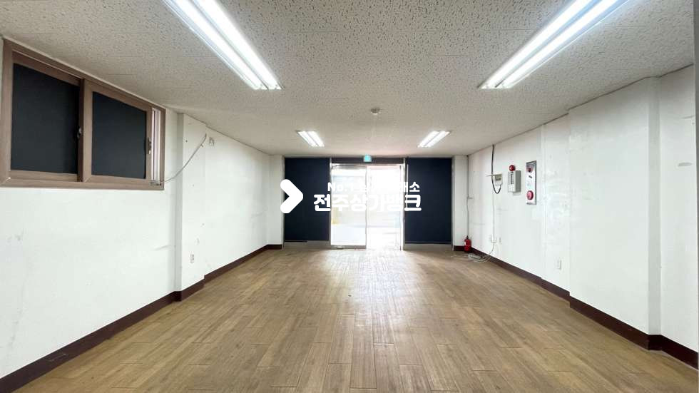 전북 전주완산구 중화산동2가 ✔️중화2가✔️14평✔️개인사무실,미용업,유통업✔️적극추천✔️화장실있음~ 월세 매물번호 14380 사진 3