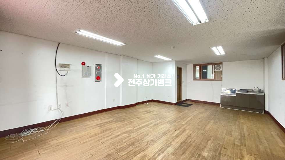 전북 전주완산구 중화산동2가 ✔️중화2가✔️14평✔️개인사무실,미용업,유통업✔️적극추천✔️화장실있음~ 월세 매물번호 14380 사진 4