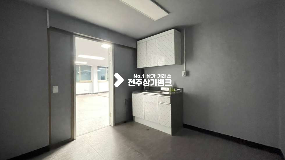 전북 전주완산구 중화산동2가 중화산동✔대로변✔깔끔한✔가성비좋은상가✔사무실적극추천✔탕비실,화장실있어요~ 월세 매물번호 14419 사진 10
