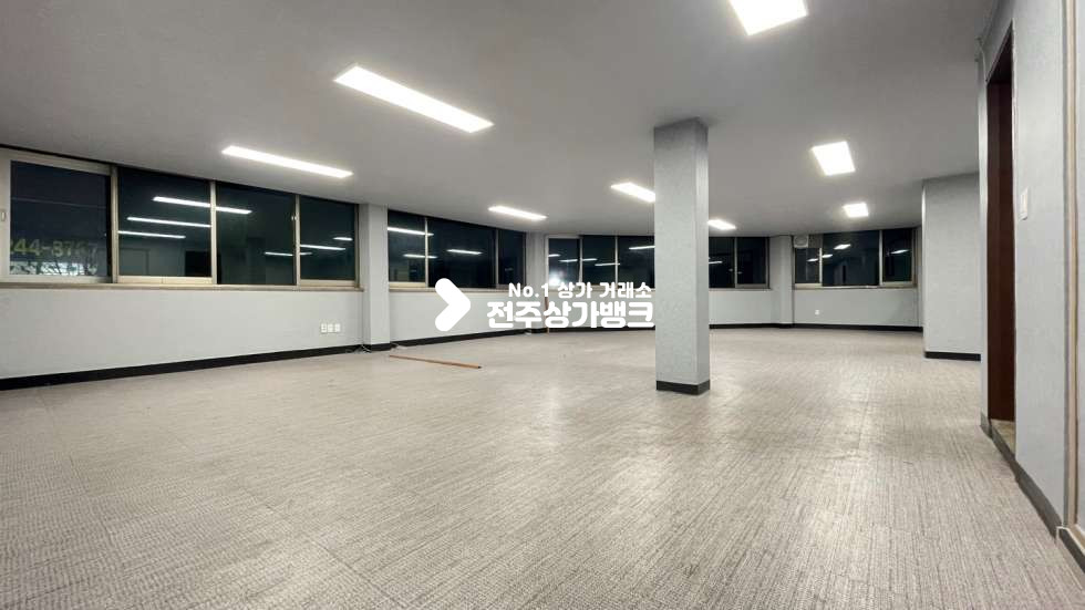 전북 전주완산구 중화산동2가 중화산동✔대로변✔깔끔한✔가성비좋은상가✔사무실적극추천✔탕비실,화장실있어요~ 월세 매물번호 14419 사진 4