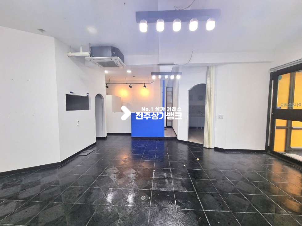 전북 전주완산구 중화산동2가 중화산동 학원가 중심에 있는 넓은 상가 월세 매물번호 14443 사진 1