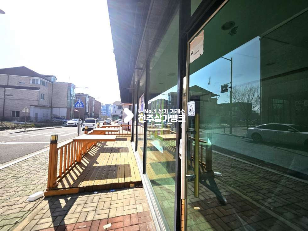 전북 전주덕진구 중동 혁신도시 //테라스. 어닝. 내부 마감.시설//1층 상가 월세 매물번호 14445 사진 7