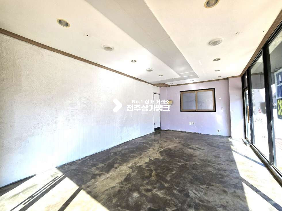 전북 전주덕진구 중동 혁신도시 //테라스. 어닝. 내부 마감.시설//1층 상가 월세 매물번호 14445 사진 4