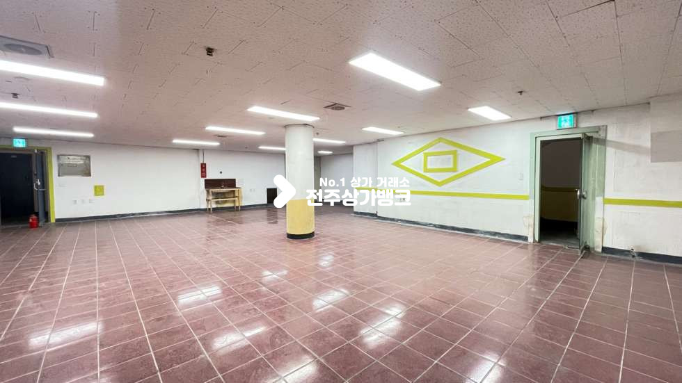 전북 전주완산구 중화산동2가 ✨중화2가✨관리잘된✨59평상가✨가격,구조✨완전갑✨음악,댄스연습실✨적극추천~~~~!!!!!! 월세 매물번호 14446 사진 3