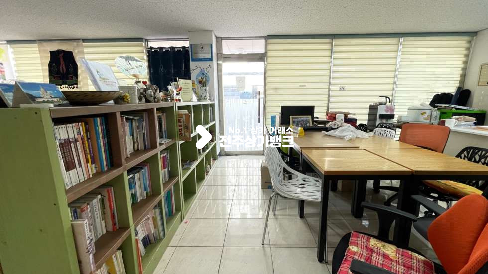 전북 전주완산구 중화산동2가 중산초인근✔평수넓은상가✔창고형사무실추천✔씽크대,화장실있음~~ 월세 매물번호 14460 사진 9