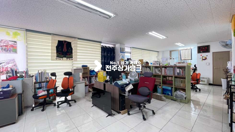 전북 전주완산구 중화산동2가 중산초인근✔평수넓은상가✔창고형사무실추천✔씽크대,화장실있음~~ 월세 매물번호 14460 사진 1