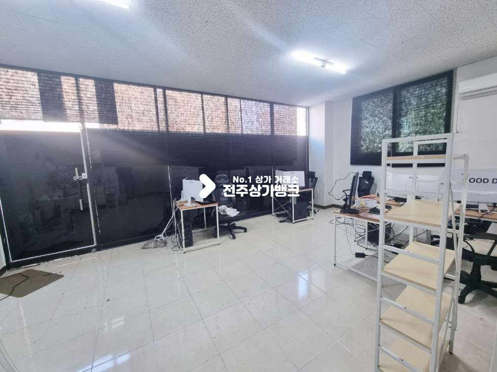 전북 전주완산구 효자동3가 효자동3가 15평 모든업종 가능! 사무실,뷰티샵 추천! 월세 매물번호 14496 사진 3