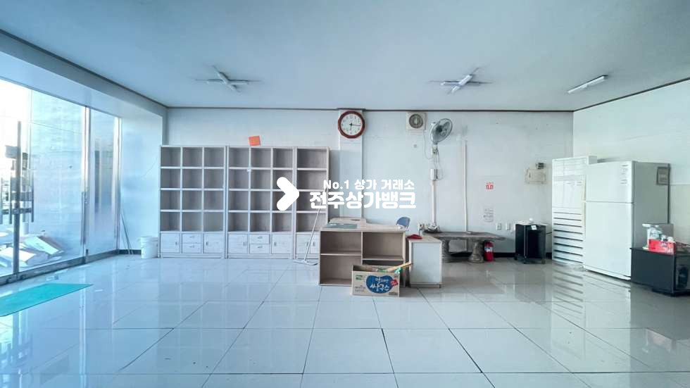 전북 전주완산구 전동 대로변✔✔위치좋은상가✔✔자유업종추천✔✔에어컨,냉장고,세면대설치됨✔✔ 월세 매물번호 14505 사진 2