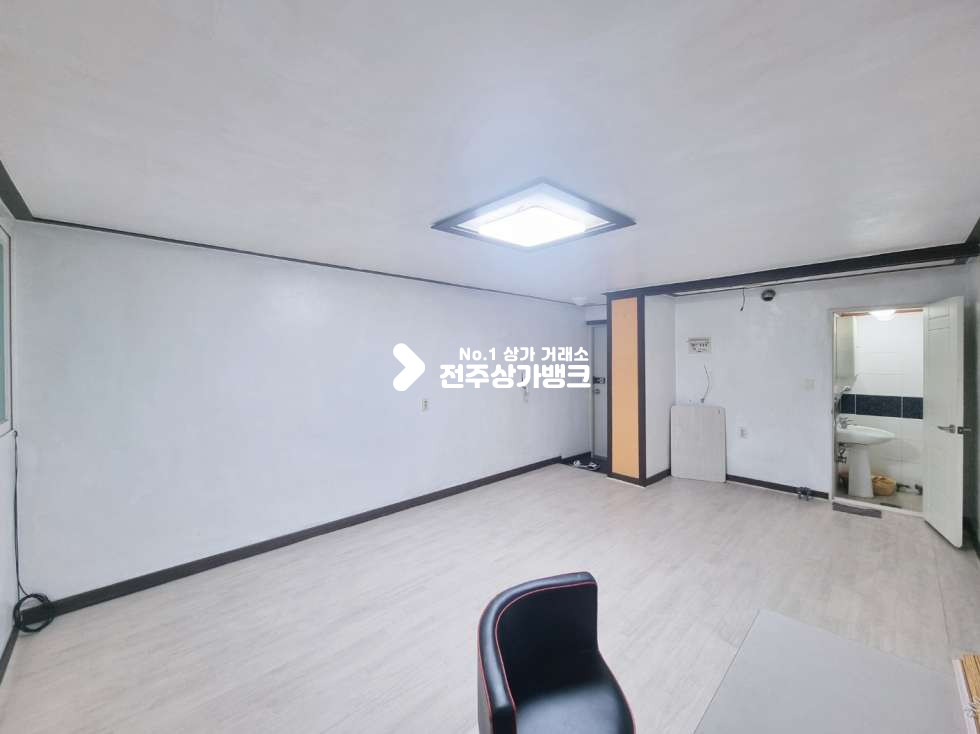 전북 전주완산구 중화산동2가 중화산동2가 사무실용도로 좋은 저렴한 10평 매물입니다. 월세 매물번호 14533 사진 6