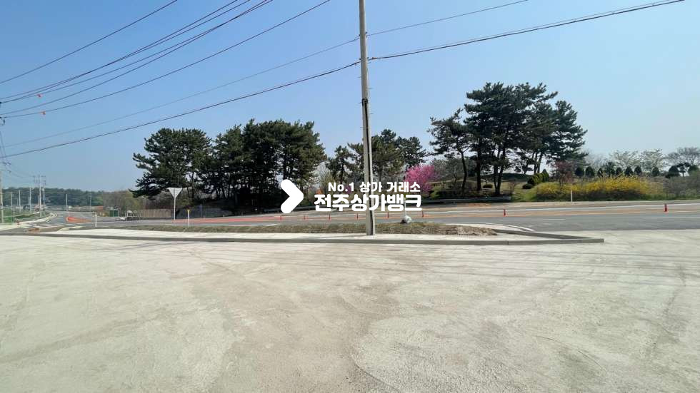 전북 김제시 용지면 봉의리 신축첫입주✨창고겸사무실✨1,2층화장실있음✨내부전기,바닥에폭시완료✨ 월세 매물번호 14565 사진 3