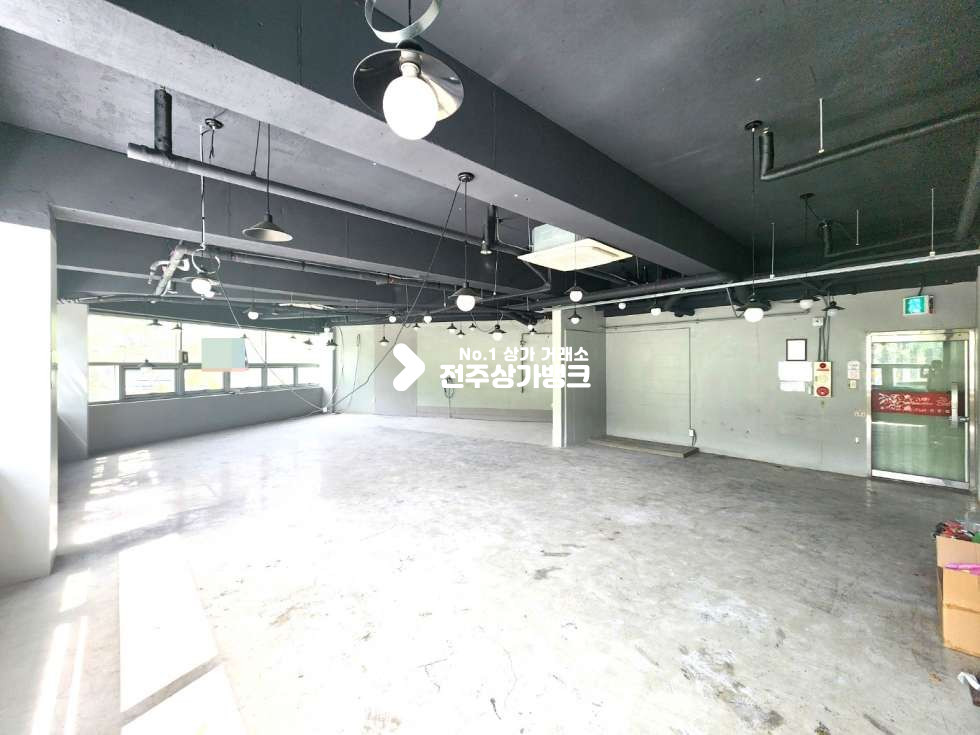전북 전주덕진구 송천동1가 송천동 도로 코너자리 2층//상태 굿~! 저렴한 임대료 월세 매물번호 14597 사진 2
