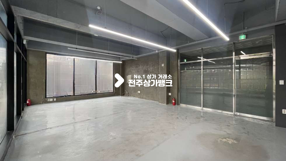 전북 전주덕진구 우아동2가 ★★대로변★★위치좋은★★테라스넓은상가★★타투샵,피부미용,애견유치원★★적극추천매물~~ 월세 매물번호 14604 사진 10