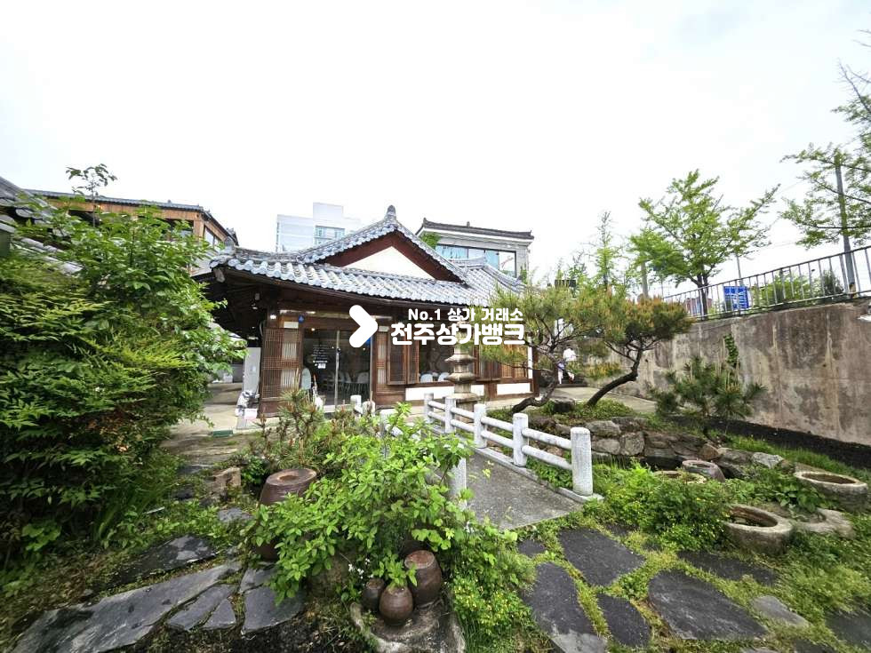 전북 전주완산구 풍남동3가 한옥마을 이쁜마당 카페//매출 공개 월세 매물번호 14623 사진 2