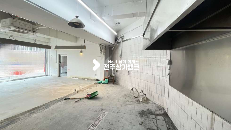 전북 전주완산구 다가동3가 ✨대로변✨무권리상가✨깔끔한인테리어✨일반음식점,프렌차이즈✨보증금조절가능 월세 매물번호 14646 사진 12