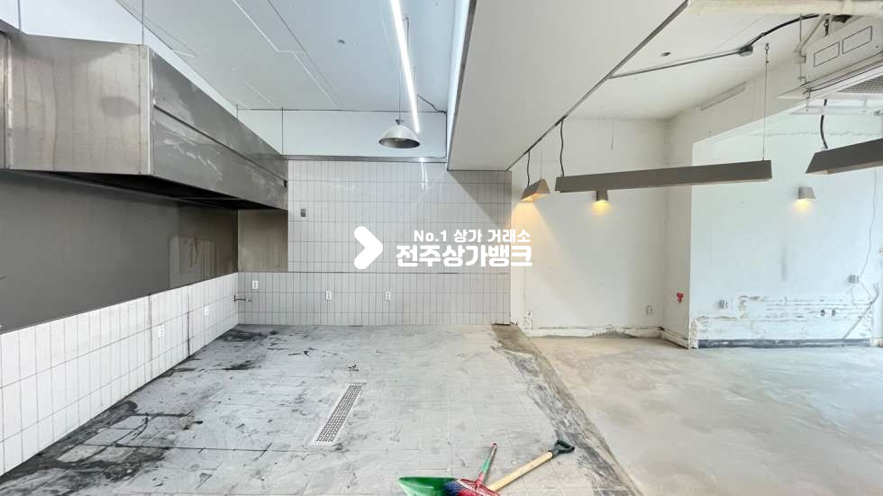 전북 전주완산구 다가동3가 ✨대로변✨무권리상가✨깔끔한인테리어✨일반음식점,프렌차이즈✨보증금조절가능 월세 매물번호 14646 사진 9