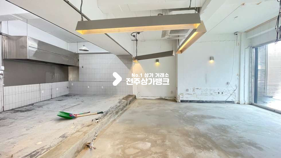 전북 전주완산구 다가동3가 ✨대로변✨무권리상가✨깔끔한인테리어✨일반음식점,프렌차이즈✨보증금조절가능 월세 매물번호 14646 사진 8