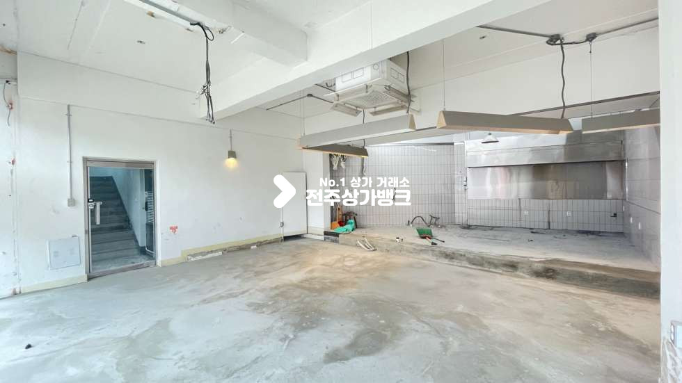 전북 전주완산구 다가동3가 ✨대로변✨무권리상가✨깔끔한인테리어✨일반음식점,프렌차이즈✨보증금조절가능 월세 매물번호 14646 사진 4