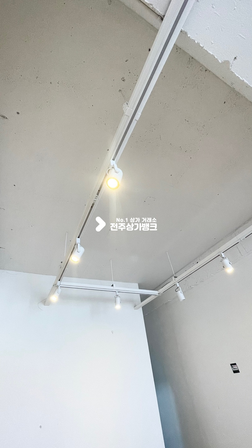 전북 전주덕진구 인후동1가 ♥️깔끔하고♥️권리금저렴한♥️카페,꽃집,네일,디져트♥️적극추천매물♥️ 월세 매물번호 14672 사진 7