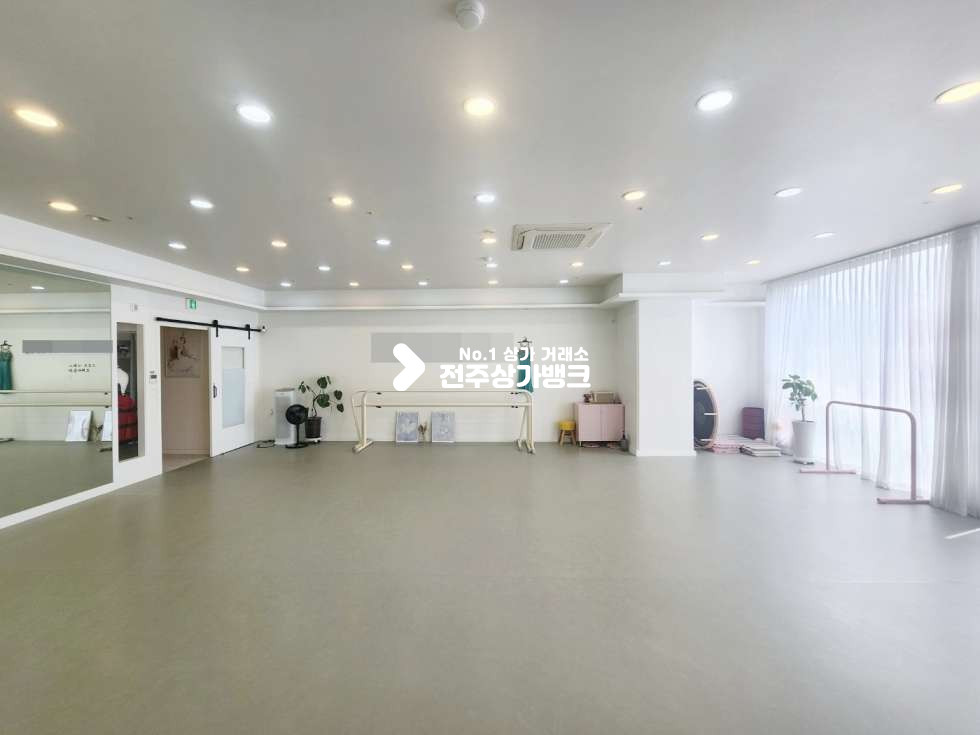 전북 전주완산구 효자동2가 효자동2가 시인성매우좋은 상가 무권리금 !! 폴댄스 , 필라테스로 강력추천 월세 매물번호 14723 사진 1