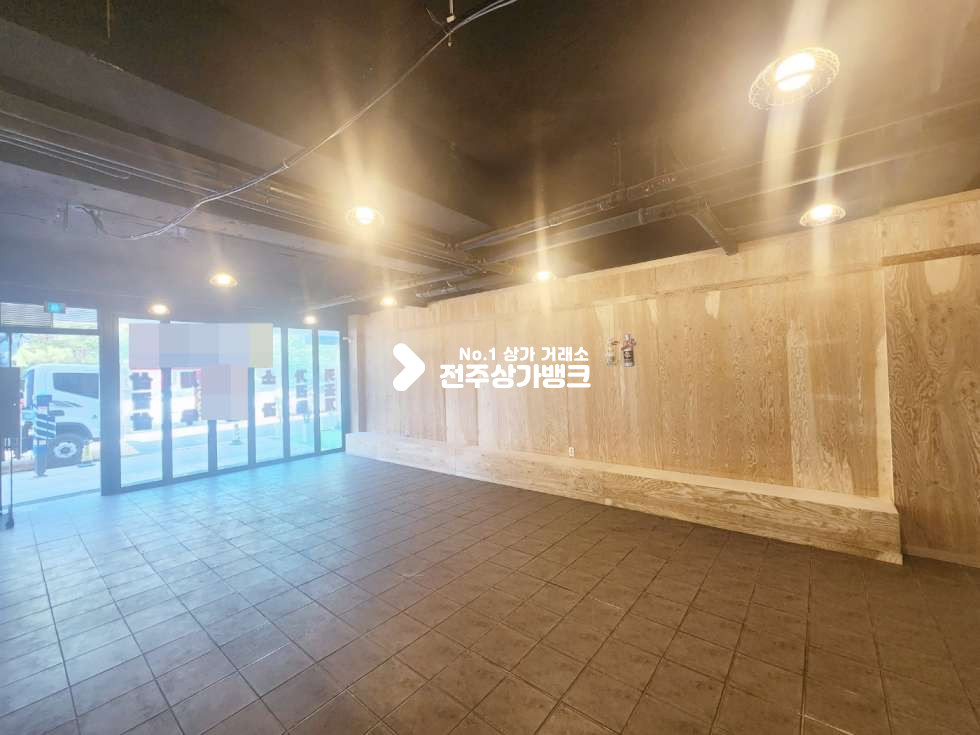 전북 전주덕진구 덕진동2가 덕진동2가 폴딩도어 , 주방타일 되어있는곳 26평 무권리금 즉시입주가능 월세 매물번호 14733 사진 4