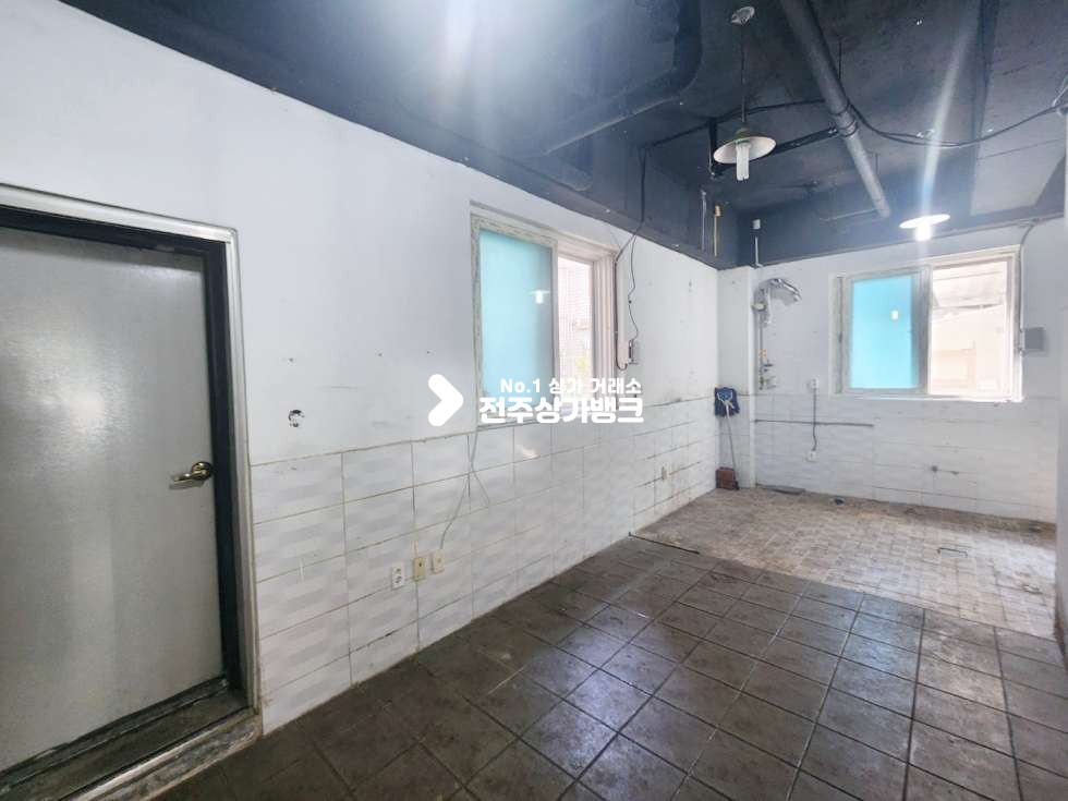 전북 전주덕진구 덕진동2가 덕진동2가 폴딩도어 , 주방타일 되어있는곳 26평 무권리금 즉시입주가능 월세 매물번호 14733 사진 8