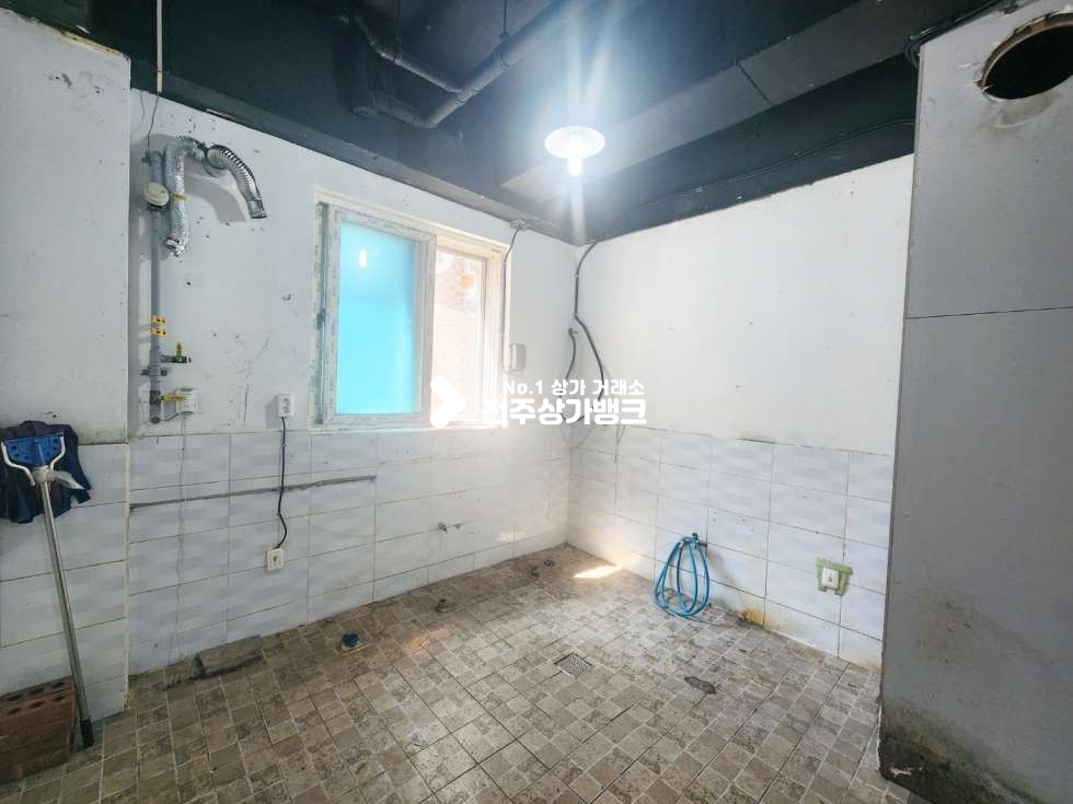 전북 전주덕진구 덕진동2가 덕진동2가 폴딩도어 , 주방타일 되어있는곳 26평 무권리금 즉시입주가능 월세 매물번호 14733 사진 9