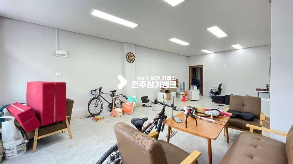 전북 전주완산구 중화산동2가 중산초앞✧✧ 리모델링한상가 ✧✧ 사무실로 사용하실분 ✧✧ 내부화장실있음 월세 매물번호 12243 사진 2
