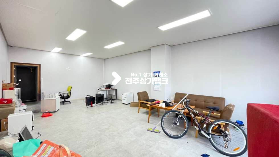 전북 전주완산구 중화산동2가 중산초앞✧✧ 리모델링한상가 ✧✧ 사무실로 사용하실분 ✧✧ 내부화장실있음 월세 매물번호 12243 사진 3