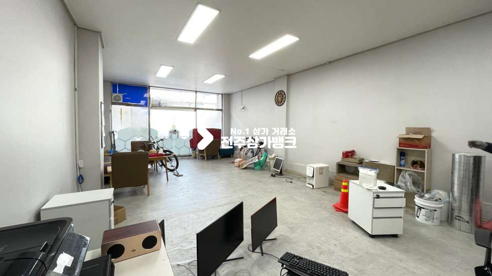 전북 전주완산구 중화산동2가 중산초앞✧✧ 리모델링한상가 ✧✧ 사무실로 사용하실분 ✧✧ 내부화장실있음 월세 매물번호 12243 사진 4
