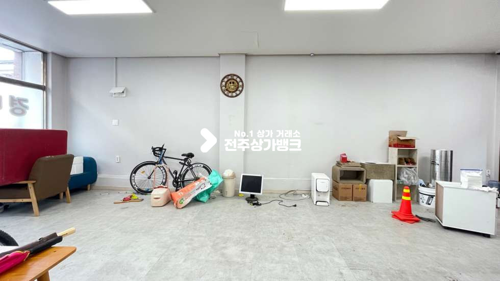 전북 전주완산구 중화산동2가 중산초앞✧✧ 리모델링한상가 ✧✧ 사무실로 사용하실분 ✧✧ 내부화장실있음 월세 매물번호 12243 사진 7