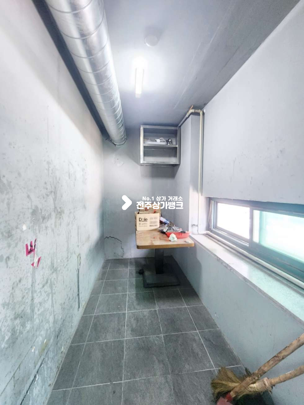전북 전주완산구 삼천동1가 삼천동 먹자골목내 2층 음식점 상가 내부 무권리금으로 집기 필요하신건 사용가능 즉시입주가능 월세 매물번호 14750 사진 9