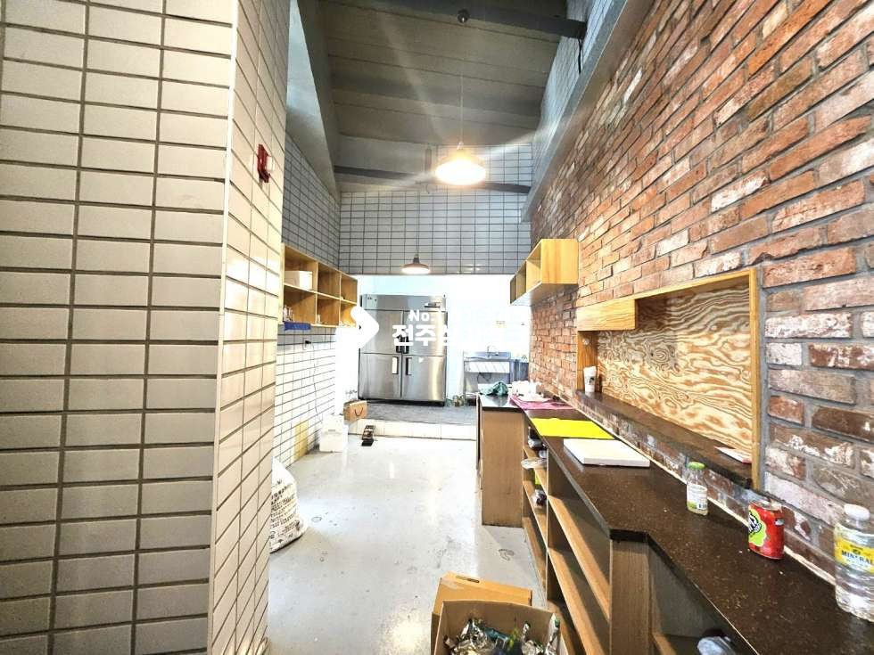 전북 전주완산구 평화동1가 대로변 2층 100평//대형주차장//엘베2대//에스칼레이터 월세 매물번호 14660 사진 5
