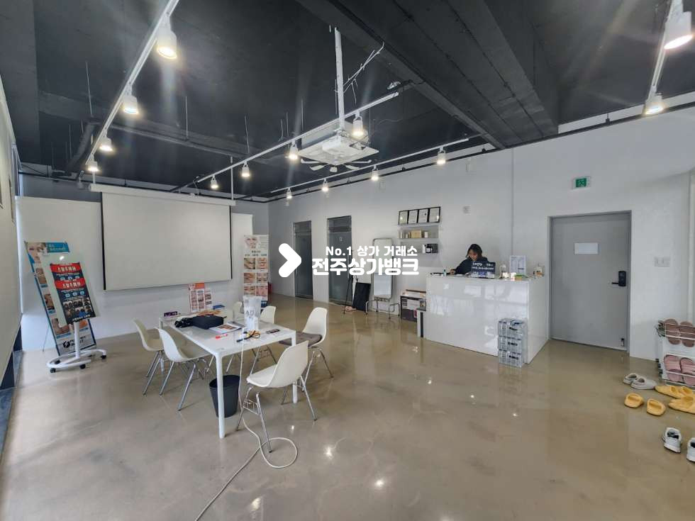 전북 전주완산구 효자동3가 효자동 5층 테라스 , 시설매우 깔끔한 미용상가 양도양수 권리금협의가능 월세 매물번호 13807 사진 3