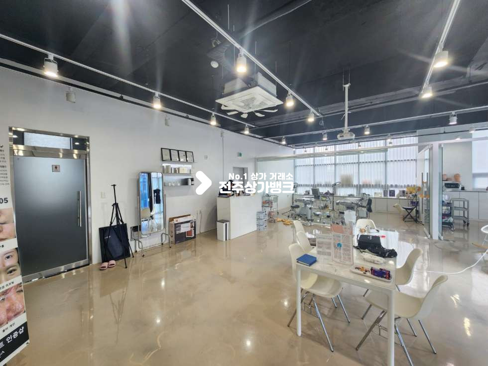 전북 전주완산구 효자동3가 효자동 5층 테라스 , 시설매우 깔끔한 미용상가 양도양수 권리금협의가능 월세 매물번호 13807 사진 4