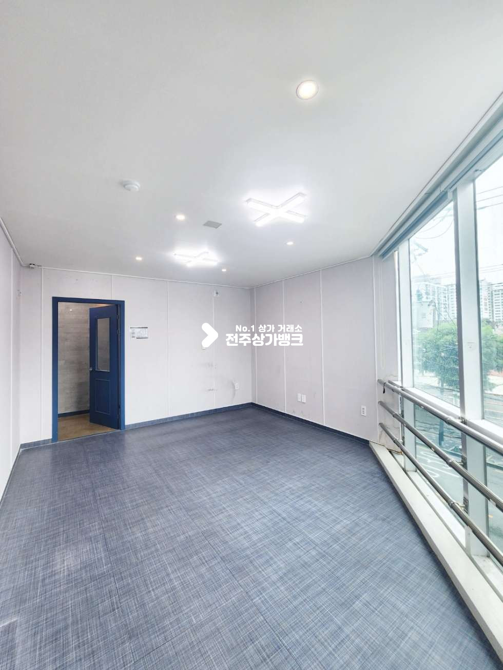 전북 전주완산구 효자동1가 삼천동 유동인구 많은 3층 학원상가 광고효과좋음 ! 내부룸시설 완비 월세 매물번호 14764 사진 4