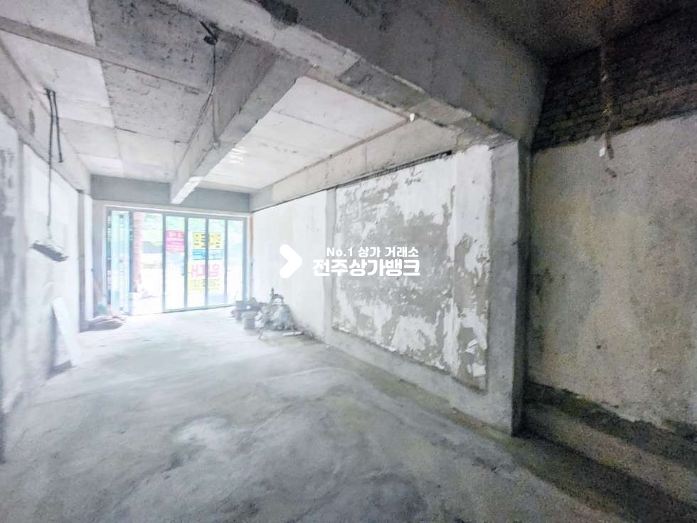 전북 전주완산구 삼천동1가 삼천동 막걸리 골목 유동인구 많은 대로변 1층 내부 깔끔철거완료 즉시입주가능 월세 매물번호 14766 사진 3