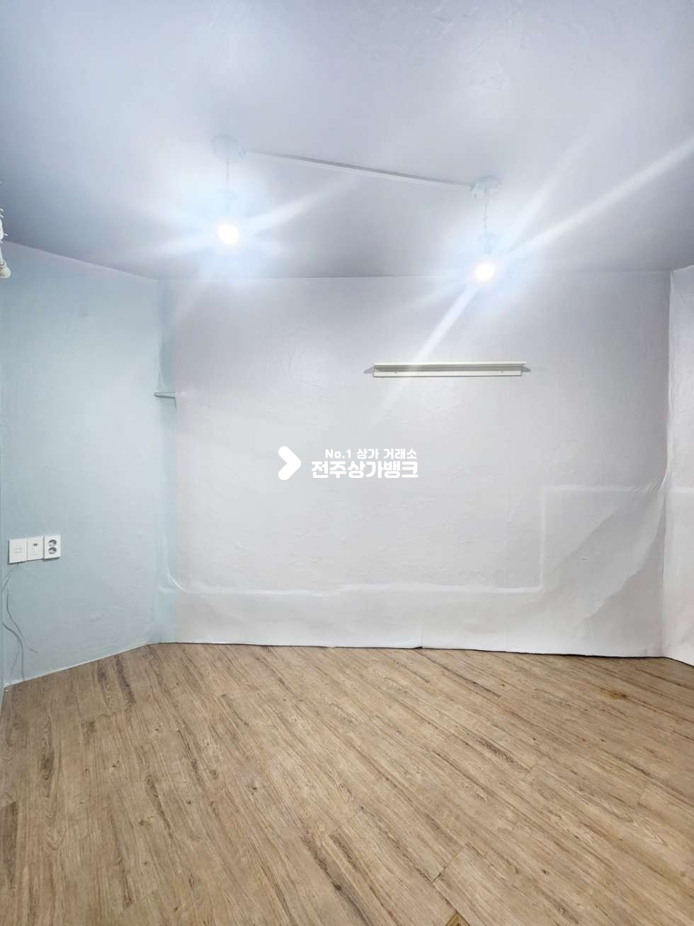 전북 전주완산구 효자동1가 서부시장부근 광고효과좋은 삼거리 매장 내부 깔끔하여 즉시입주가능 피부,미용 강력추천 월세 매물번호 14767 사진 8