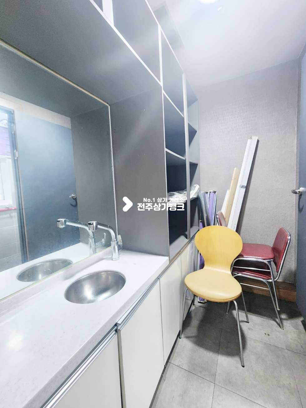 전북 전주완산구 효자동1가 서부시장부근 광고효과좋은 삼거리 매장 내부 깔끔하여 즉시입주가능 피부,미용 강력추천 월세 매물번호 14767 사진 11