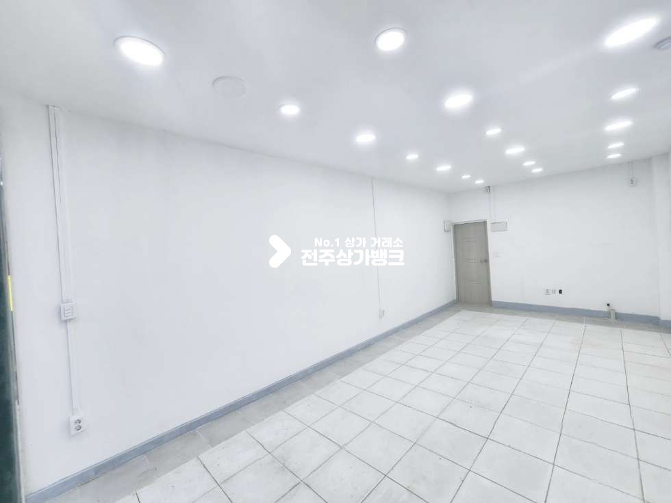 전북 전주완산구 효자동1가 서부시장부근 깔끔 천정,바닥,화장실 깔끔 리모델링 즉시입주가능 월세 매물번호 14768 사진 2