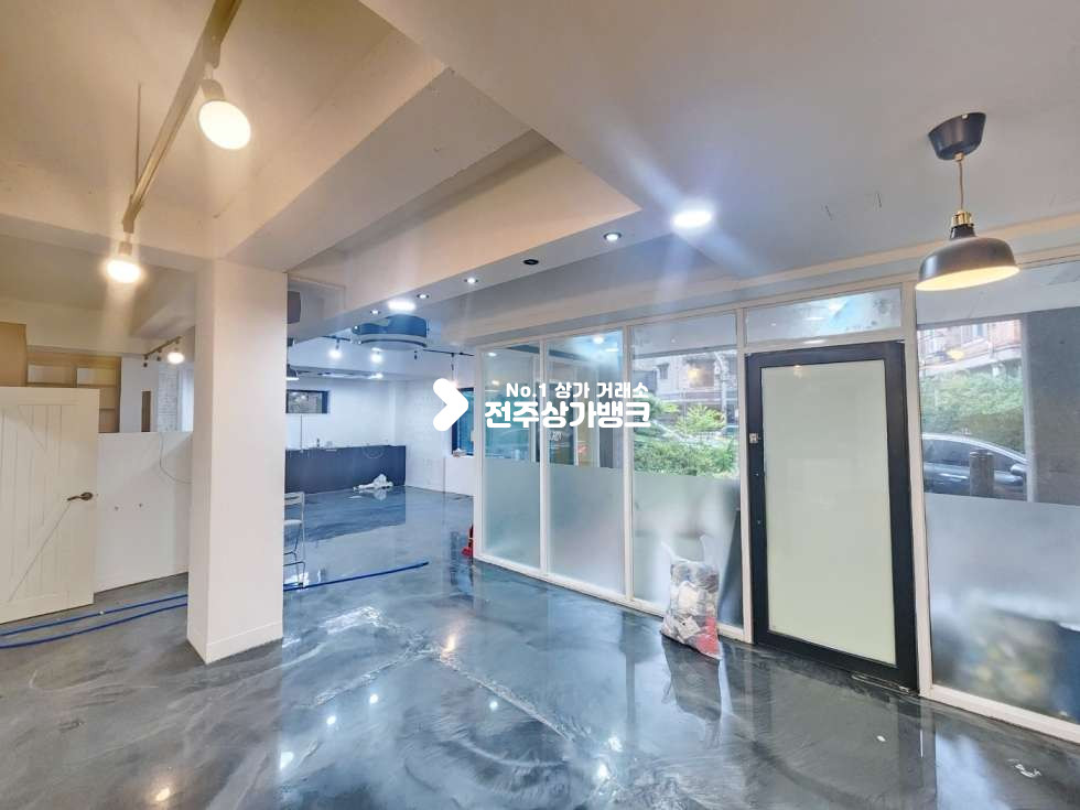 전북 전주완산구 삼천동1가 삼천동1가 천정형 에어컨 옵션 , 천정바닥 깔끔 미용상가,사무실 강력추천 즉시입주가능 월세 매물번호 14770 사진 6