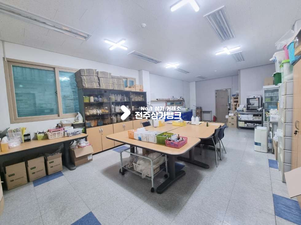 전북 전주완산구 효자동3가 효자동3가 인테리어 잘되어있는 68평 매물입니다.조정가능 월세 매물번호 14511 사진 4