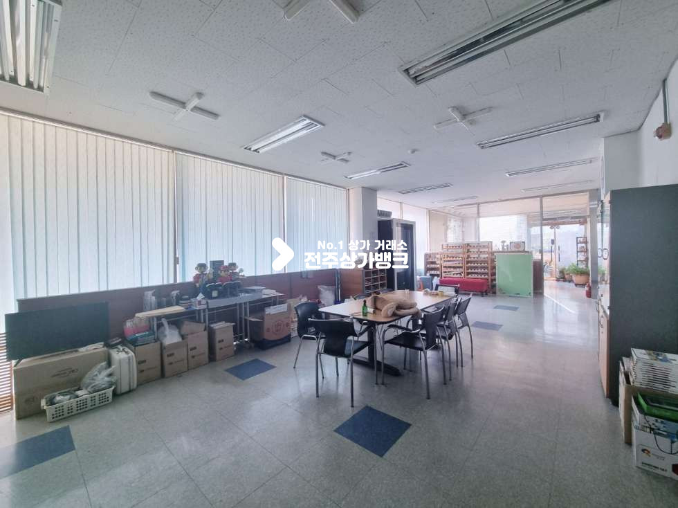 전북 전주완산구 효자동3가 효자동3가 인테리어 잘되어있는 68평 매물입니다.조정가능 월세 매물번호 14511 사진 5