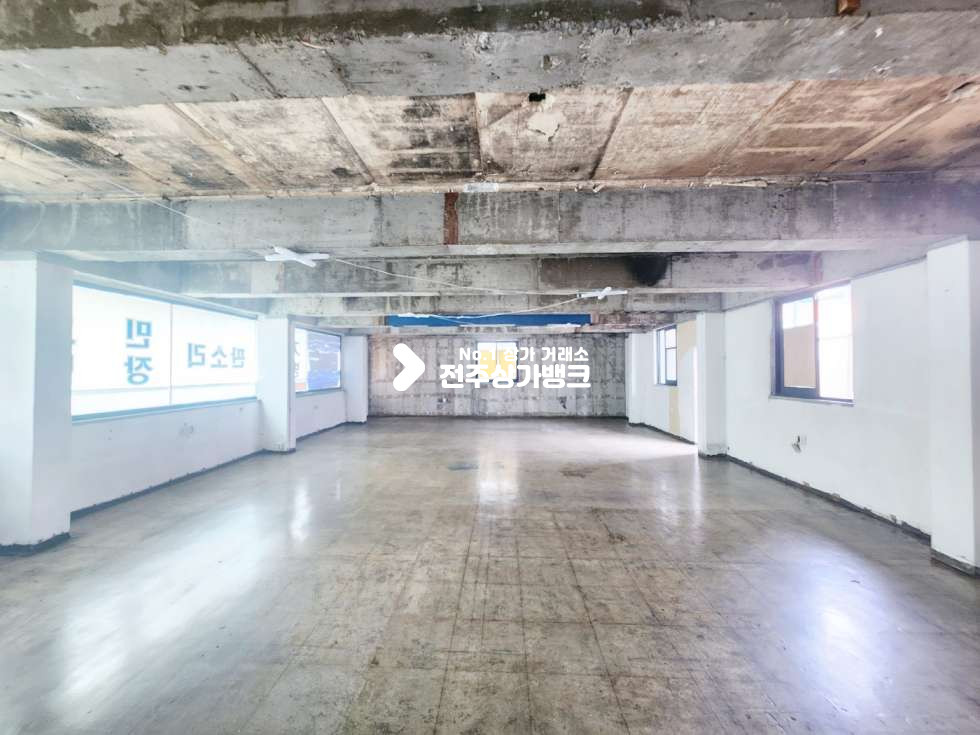 전북 전주완산구 삼천동1가 유동인구 많은 3층 상가 저렴한 월세 넒은 평수 즉시입주가능 월세 매물번호 14827 사진 2