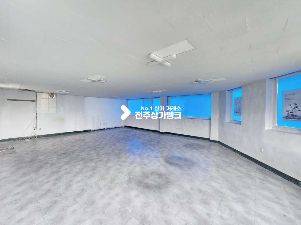 전북 전주덕진구 진북동 모래내 시장부근 대로변 저렴한 3층상가 30평형 넒은 상가 즉시입주가능 월세 매물번호 14865 사진 1