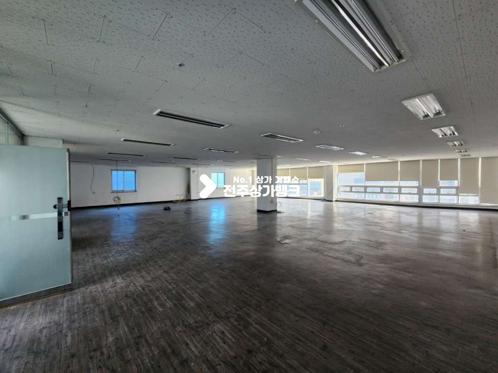 전북 전주완산구 효자동2가 효자동 메인거리 광고효과 최상의 사무실 즉시입주가능 월세 매물번호 13848 사진 1