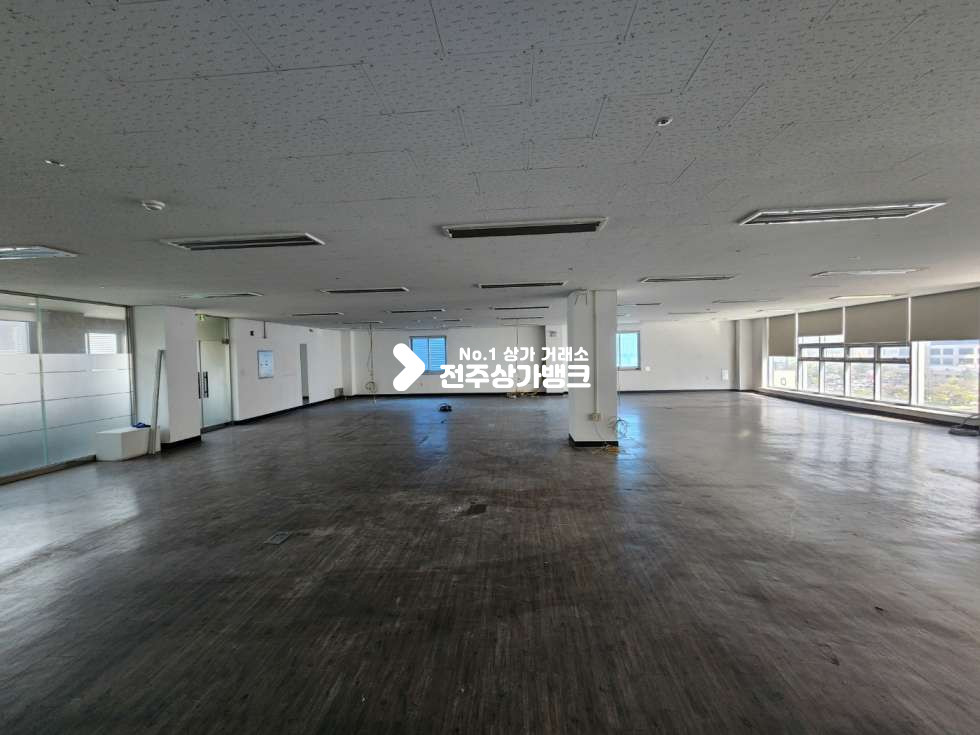 전북 전주완산구 효자동2가 효자동 메인거리 광고효과 최상의 사무실 즉시입주가능 월세 매물번호 13848 사진 2