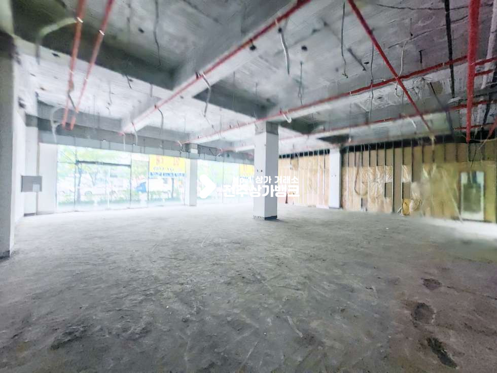 전북 전주완산구 효자동2가 신시가지내 대로변 최고의 광고효과 1층 임대 완벽철거되어 즉시인테리어가능 월세 매물번호 14886 사진 6