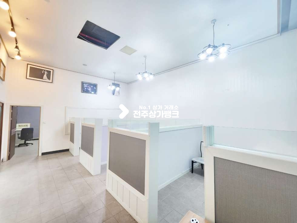 전북 전주완산구 효자동2가 신시가지내 1층 사무실 내부 완벽인테리어 , 룸분리등 필요에 따라 철거도 가능 , 가격조정가능 월세 매물번호 14888 사진 6