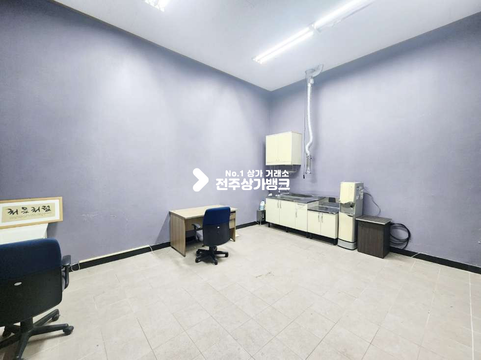 전북 전주완산구 효자동2가 신시가지내 1층 사무실 내부 완벽인테리어 , 룸분리등 필요에 따라 철거도 가능 , 가격조정가능 월세 매물번호 14888 사진 12